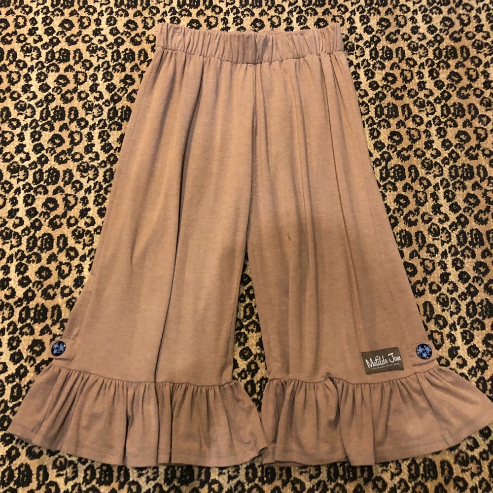 Women’s Matilda Jane/ Big ruffle crop pants.